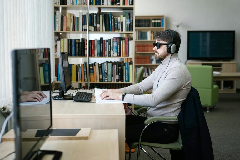 How to Protect Your Eyes During Screen Time: Simple Tips for Healthy Vision